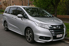 2014 Honda Odyssey (MY14) VTi-L van (2015-08-07) 01.jpg